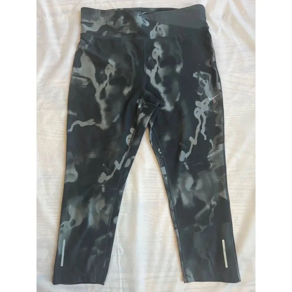 Nike black and white cropped leggings workout pants Dri-Fit Sz Small